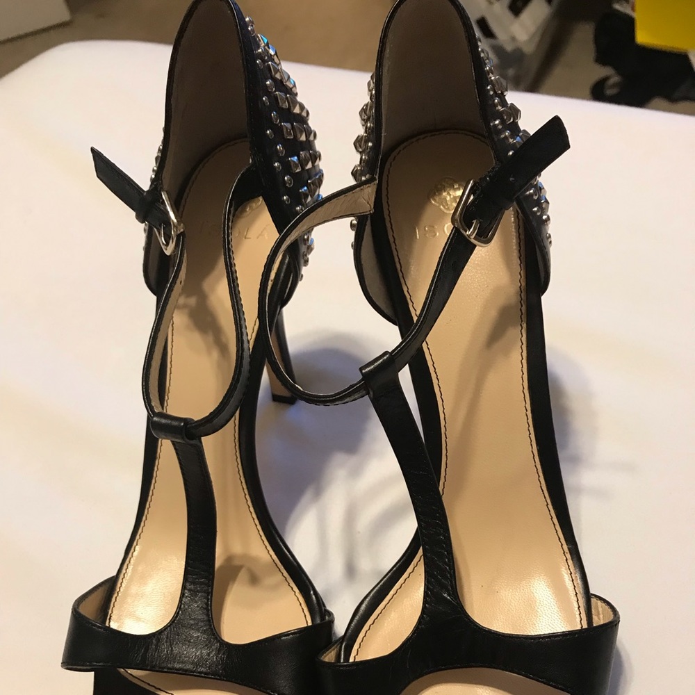 Stuffed black open toe heels